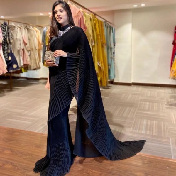 Pure Soft Silk Saree With Heavy Crush - Image 5