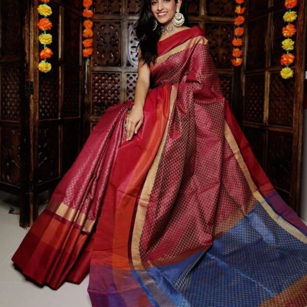 Cotton Silk Saree With Contrast Pallu And Royal Tussles