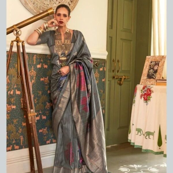 Multicoloured Zari Handloom Weaving Silk